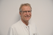 Dr. Hermann Wiebringhaus, Chefarzt der Klinik für Gynäkologie und Geburtshilfe - Brustzentrum