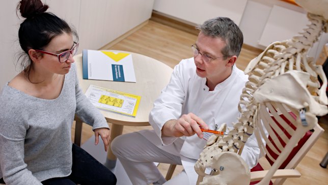 Klinikum Vest informiert über (chronische) Rückenschmerzen